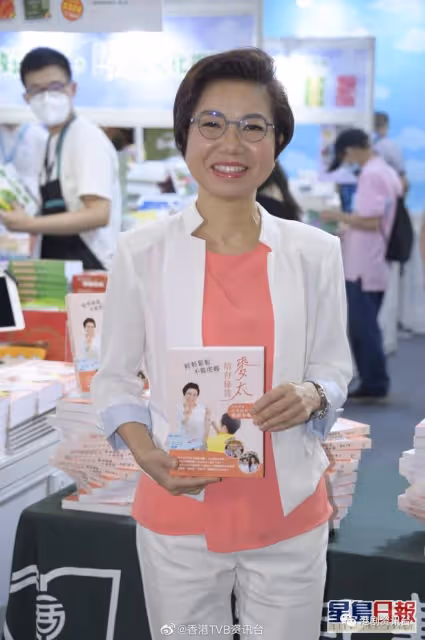 麥明詩為媽媽新書現身撐場!麥何小娟未見過愛女新男友