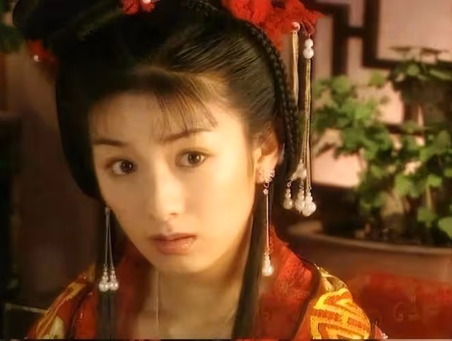瘦成排骨、動臉成癮、切胃洗腸一起上,女明星的畸形審美太可怕了