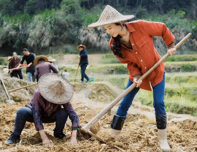 同樣演農村婦女,把趙麗穎、鞏俐和余男放在一起看,差距就出來了