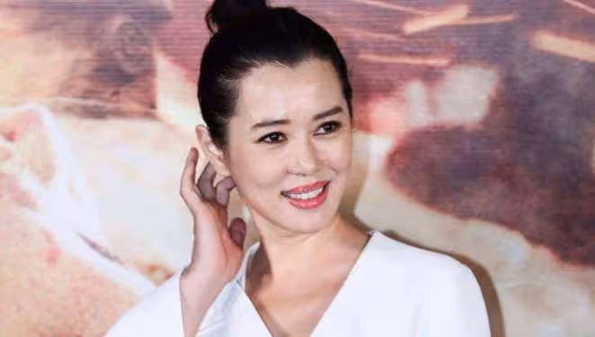 同樣演農村婦女,把趙麗穎、鞏俐和余男放在一起看,差距就出來了