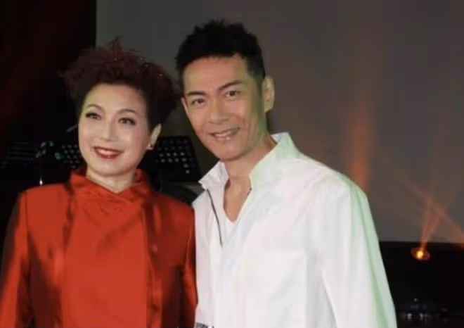 「高開低走」的7位港星,個個紅極一時,卻將一手好牌打得稀爛