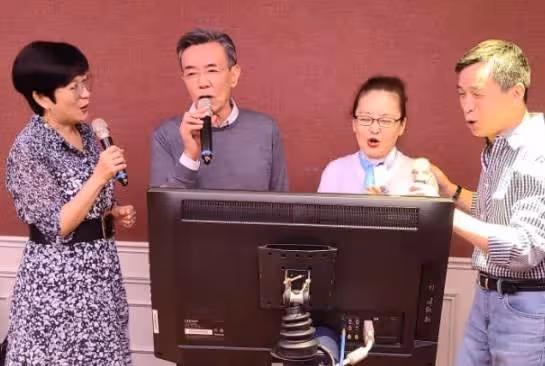 隔20多年《花系列》再相聚!「同學會大團聚」粉絲驚呼:一個比一個年輕,勾經典回憶感嘆:「朋友是老的好」