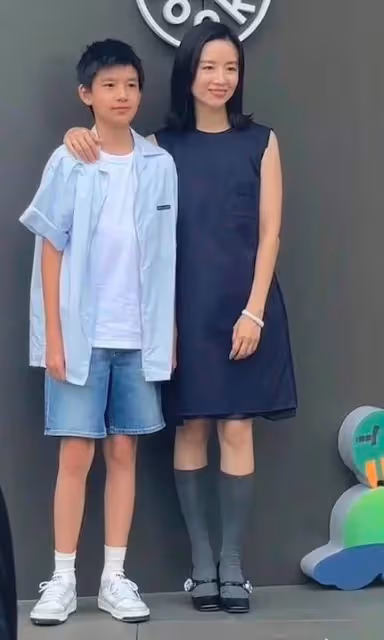 董潔帶兒子出席活動，潘粵明轉發內容相繼被罵，這場婚姻沒有勝者