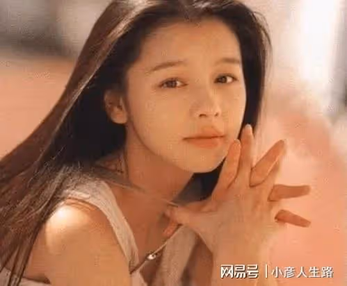 「雙面玉女」徐若瑄幻滅史:知人知面不知心,人前清純,人後瘋狂