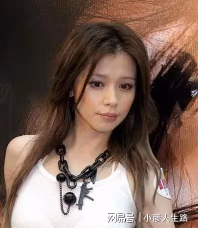 「雙面玉女」徐若瑄幻滅史:知人知面不知心,人前清純,人後瘋狂
