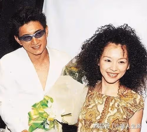 「雙面玉女」徐若瑄幻滅史:知人知面不知心,人前清純,人後瘋狂