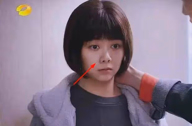 《以家人之名》30歲譚松韻演高中生,網友卻都在關注她的鼻子_流失_戲路_薩日娜