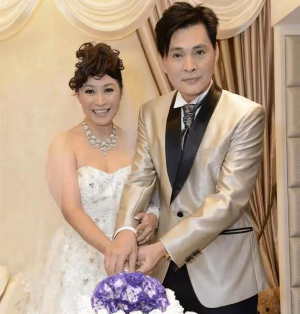 顧冠忠夫婦罕秀恩愛!婚後在農村生活愜意,相戀25年無娃仍甜蜜
