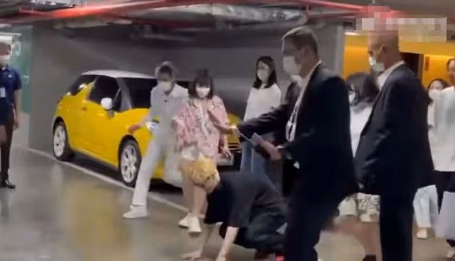 當紅藝人跪謝泰國粉絲惹爭議，粉絲解釋喝醉了，請求不要過度解讀