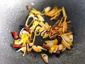 泡菜炒雞胗