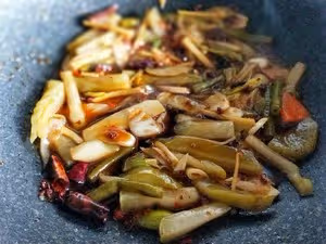 泡菜炒雞胗