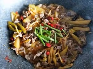 泡菜炒雞胗