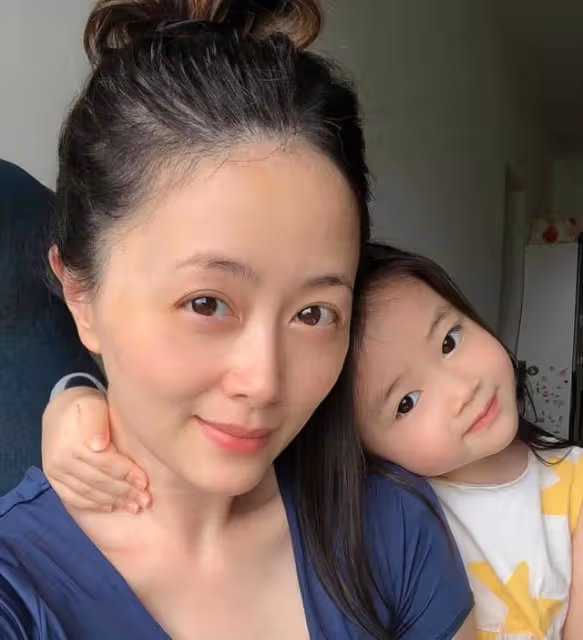 香港知名女星復出拍戲!轉行做網紅狀態凍齡,與富商丈夫聚少離多