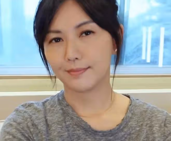 孫燕姿攜子跑步被偶遇!穿背心短褲身材好,9歲愛子身高直逼媽媽