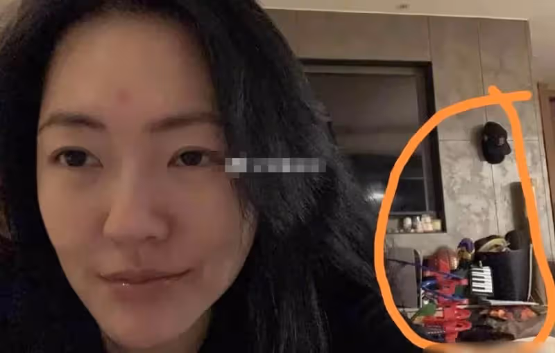 小S深夜曬自拍照,意外曝光家居內景,物品雜亂不堪,被網友吐槽:豪宅太水!
