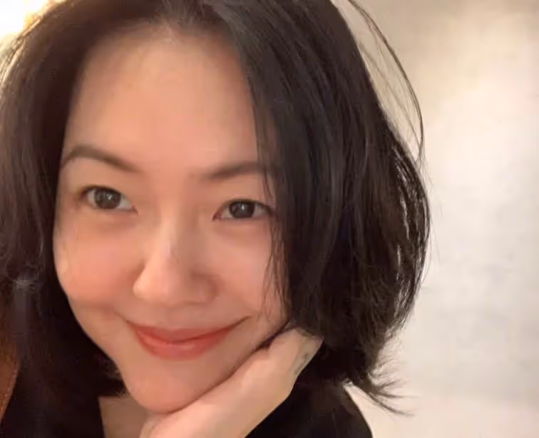 小S深夜曬自拍照,意外曝光家居內景,物品雜亂不堪,被網友吐槽:豪宅太水!