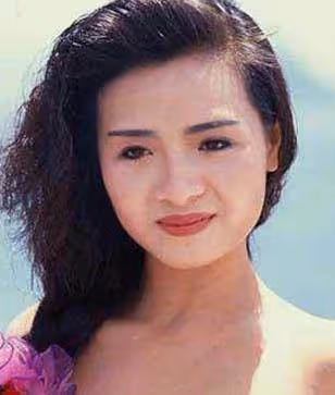 一代明星葉子楣:53歲痛失男友,相戀26年不婚不育,「單身獨居」至今曾經光環已不在:平淡才是幸福