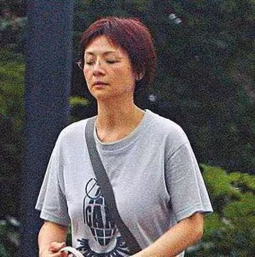 一代明星葉子楣:53歲痛失男友,相戀26年不婚不育,「單身獨居」至今曾經光環已不在:平淡才是幸福