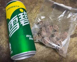 一嘬就脫骨的雪碧話梅小排
