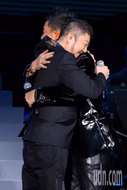 任賢齊靠一曲翻紅「成功離不開恩師」銘記在心「恩師被騙光財產」他霸氣伸援手「沒有他就沒有我」詮釋師徒情深