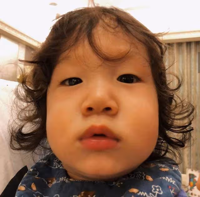 41歲隋棠被「質疑懷孕」,穿平底鞋衣著寬鬆,經紀人回應模稜兩可,網友:期待隋棠的好消息