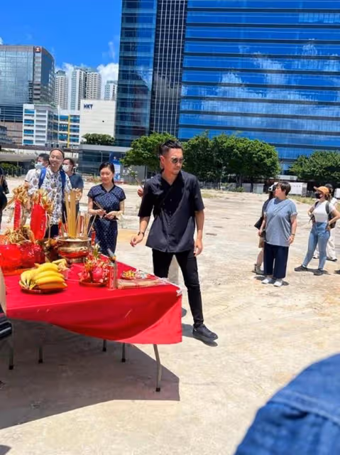 陳偉霆與張家輝合作!多年後再拍港產片難掩興奮,留寸頭男人味足