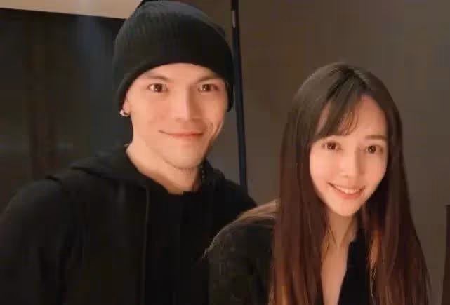 向佐被曝帶美女回婚房,郭碧婷還在月子裡,爆料人稱還有後續