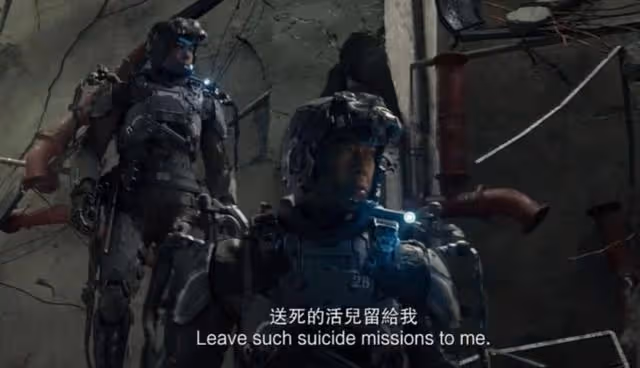 接地氣!古天樂無助理相伴獨自騎電動車到片場拍戲,引網友們大讚