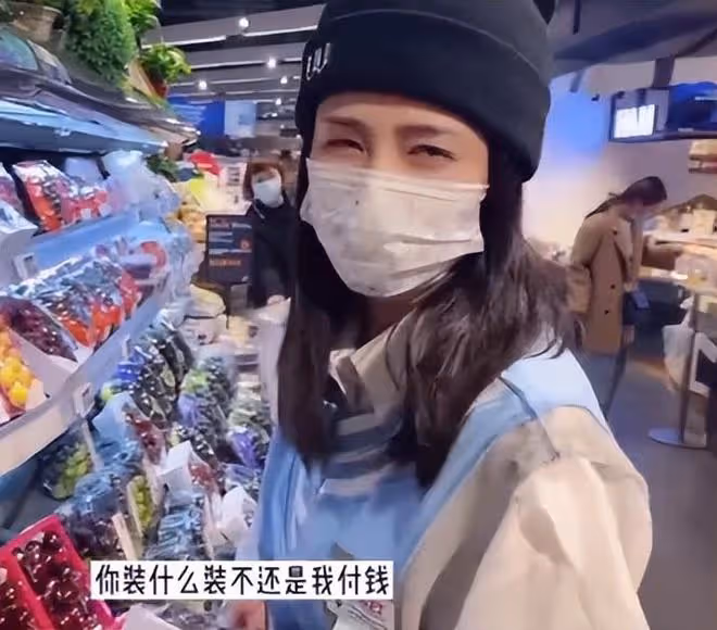 明星對助理的差別有多大?有人說助理下賤,有人讓助理下跪
