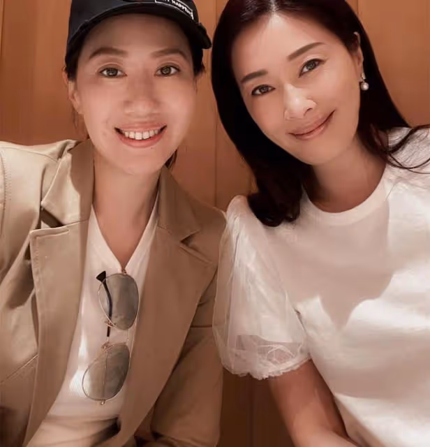 TVB老闆娘與甄子丹妻子聚會!曾當模特48歲仍貌美,二婚過得幸福