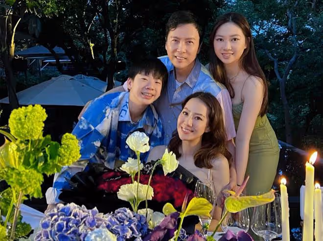 TVB老闆娘與甄子丹妻子聚會!曾當模特48歲仍貌美,二婚過得幸福