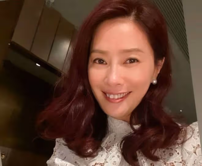 TVB老闆娘與甄子丹妻子聚會!曾當模特48歲仍貌美,二婚過得幸福