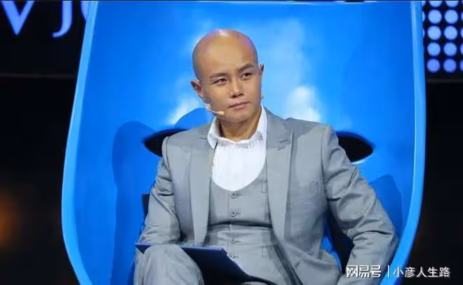 樂嘉:被指當眾罵金星,調戲謝娜,如今淪落到街頭商演
