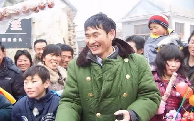 網傳大衣哥因巨額版權費生病住院,谷傳民:早日康復,開庭見
