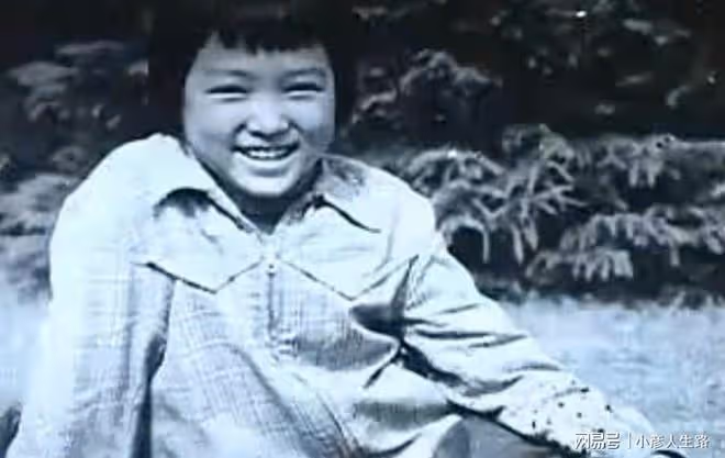 董卿含淚哭訴:因為父親我自卑一生,又在痛與淚中與他和解