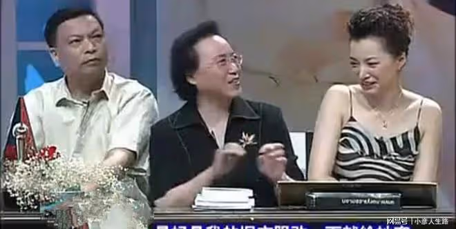 董卿含淚哭訴:因為父親我自卑一生,又在痛與淚中與他和解