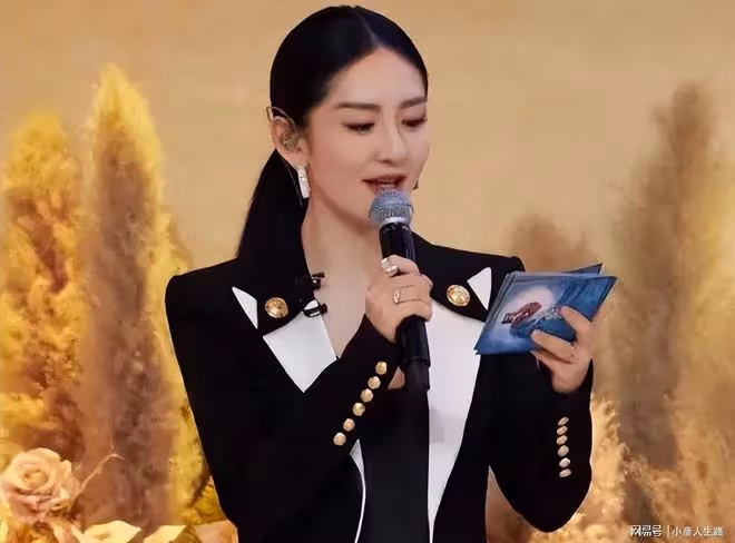 謝娜最大的悲哀,是錯把平台當本事