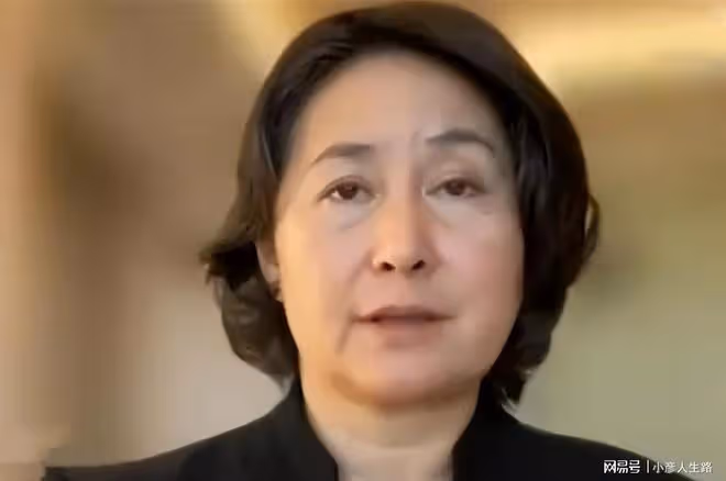 看了賭王女兒們的近照,才知道三房倆女兒的顏值是最高的