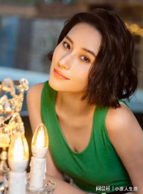 看了賭王女兒們的近照,才知道三房倆女兒的顏值是最高的