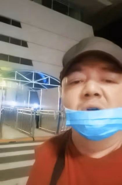49歲戲骨無戲可拍，深夜開破舊三輪到車站攬活，請求媒體幫忙報道