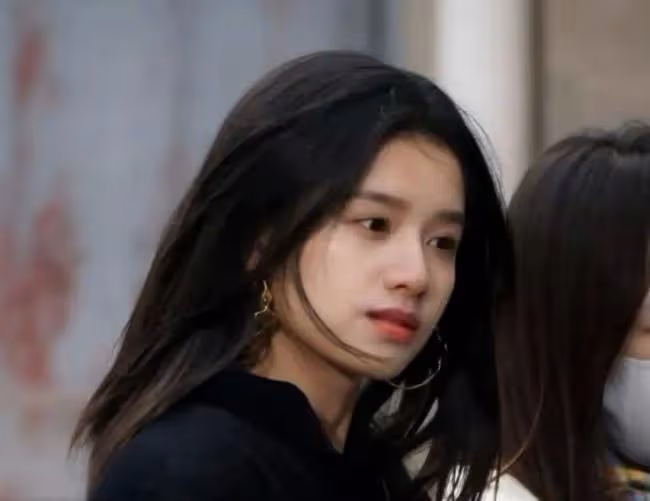 王思聰安吉划船被偶遇 與新女友配合默契