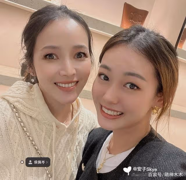 侯佩岑近照腰腹粗壯疑懷三胎 狀態不如素人