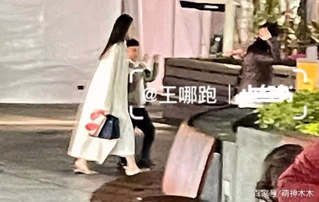 侯佩岑近照腰腹粗壯疑懷三胎 狀態不如素人