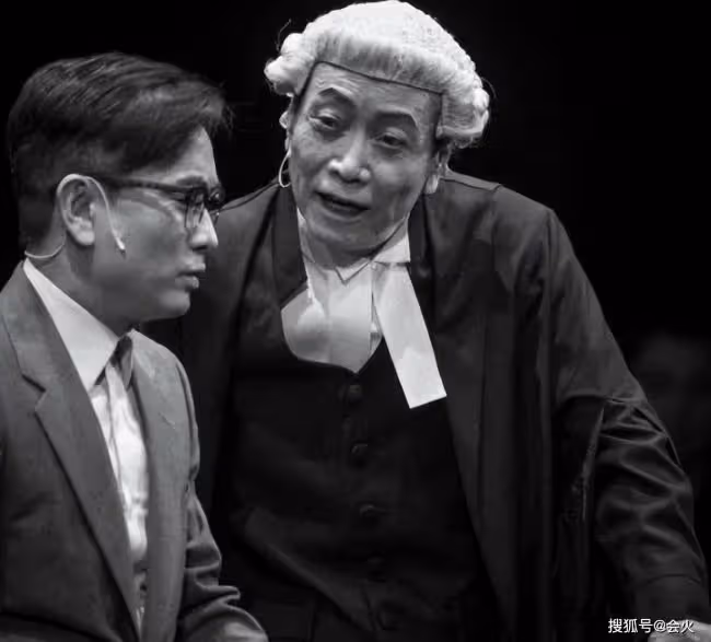 李連杰87歲岳父罕露面 頭髮花白精神抖擻