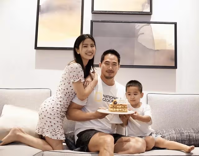 香港知名女星曬泳裝照引熱議!被質疑修圖太狠,因醜聞事業盡毀