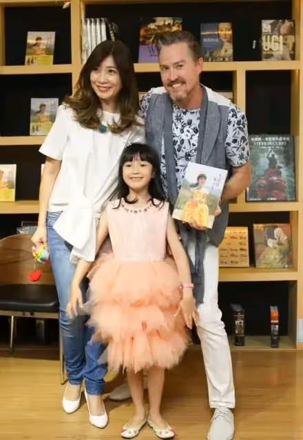 黃嘉千婚變後首露面，現身舞台劇彩排現場，身形消瘦引人擔憂