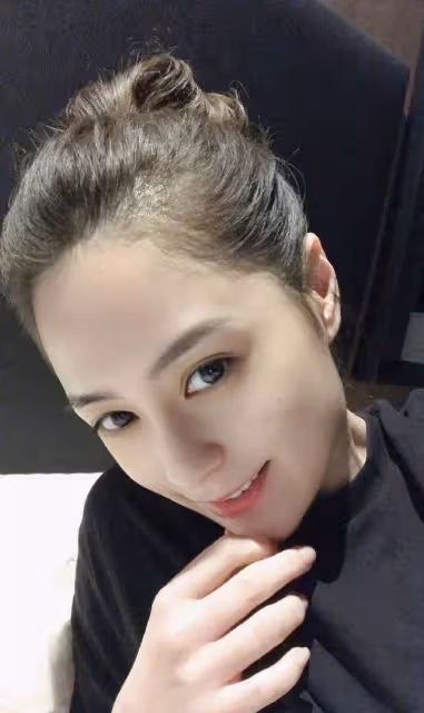 阿嬌真的不會老?連曬18張「近距離自拍」,卻在臉上找不到一絲破綻:宛如18歲少女