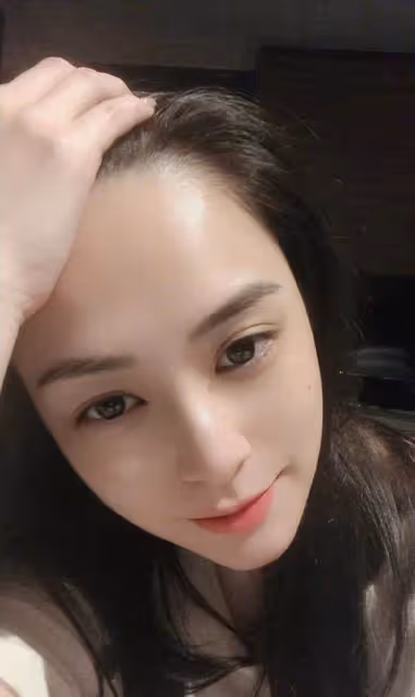 阿嬌真的不會老?連曬18張「近距離自拍」,卻在臉上找不到一絲破綻:宛如18歲少女