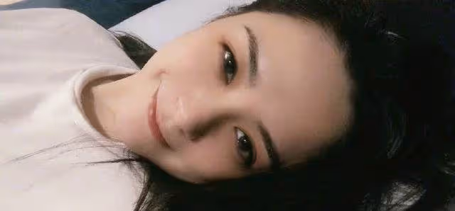 阿嬌真的不會老?連曬18張「近距離自拍」,卻在臉上找不到一絲破綻:宛如18歲少女