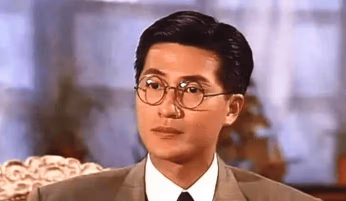 一眾港星齊聚大灣區，林韋辰凍齡如30歲小夥，「方唐鏡」吳啟華定居內地，雷宇揚髮型仍搶鏡，網友：回憶滿滿